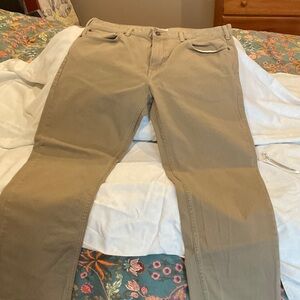 Dockers Men's Khaki Chinos
